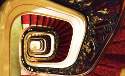 6월 17일 파리 숙소 계단 썸네일 사진